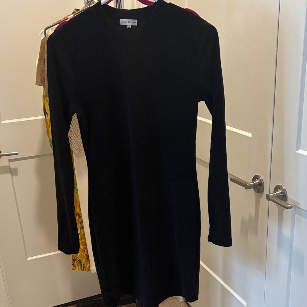 Heart Hips Ribbed Black Top